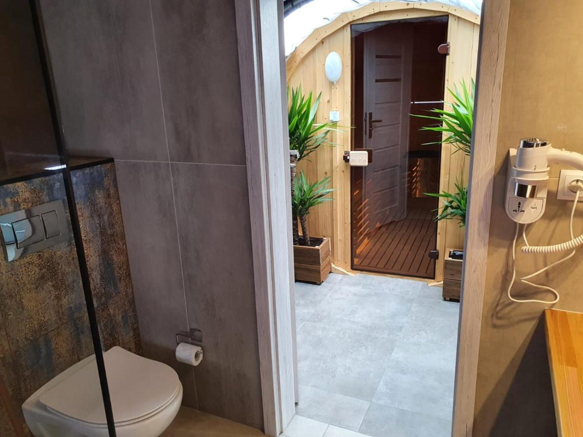 Podniebny Glamping Hotel Borsk Exterior foto