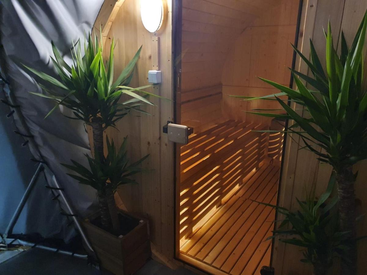 Podniebny Glamping Hotel Borsk Exterior foto