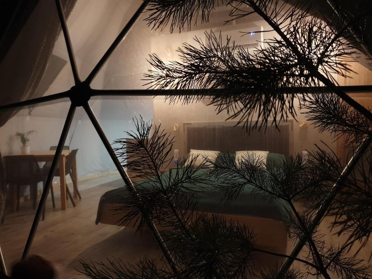 Podniebny Glamping Hotel Borsk Exterior foto