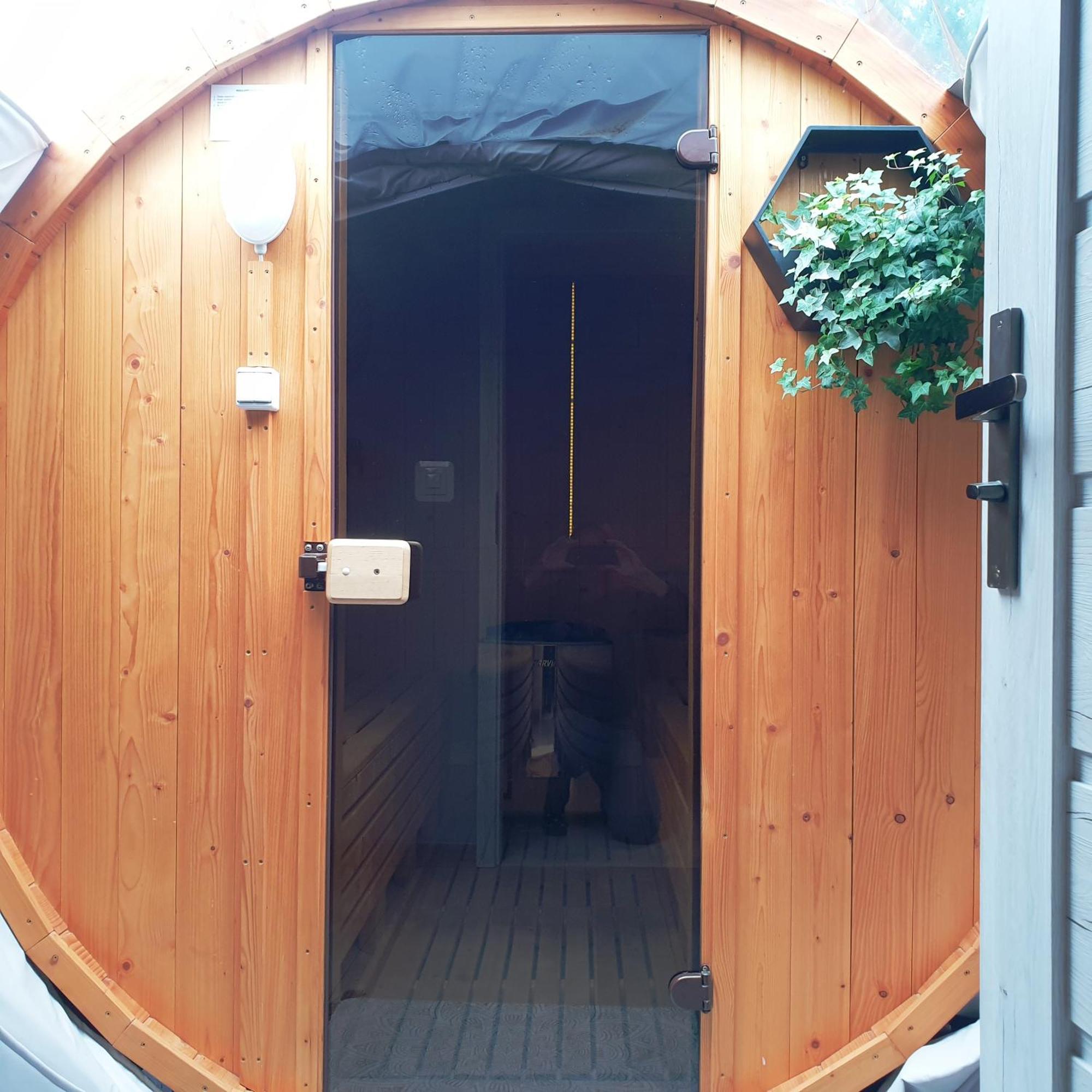 Podniebny Glamping Hotel Borsk Exterior foto